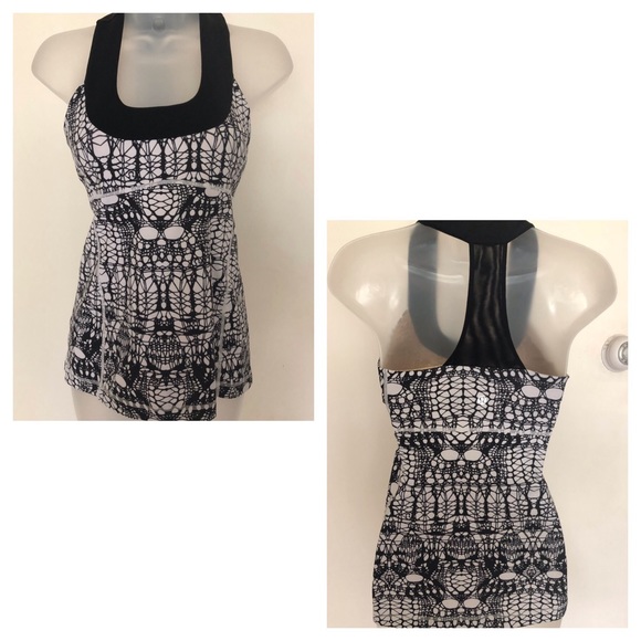 EUC! LULULEMON BLACK & WHITE ABSTRACT DESIGN TANK - Picture 3 of 6
